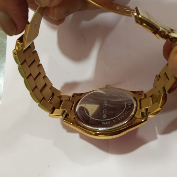 COPY - Gently used 100% original Michael Kors watch - Picture 4 of 5